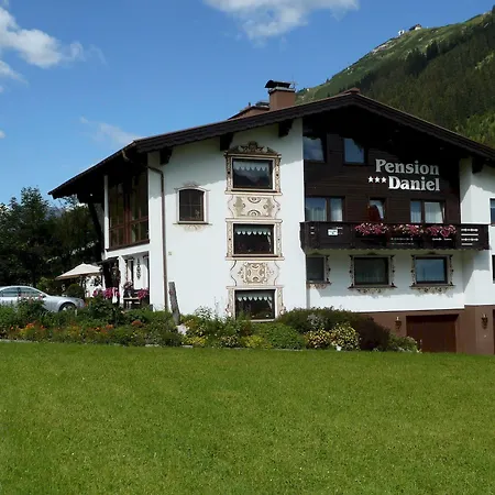 Daniel Guest house 3*